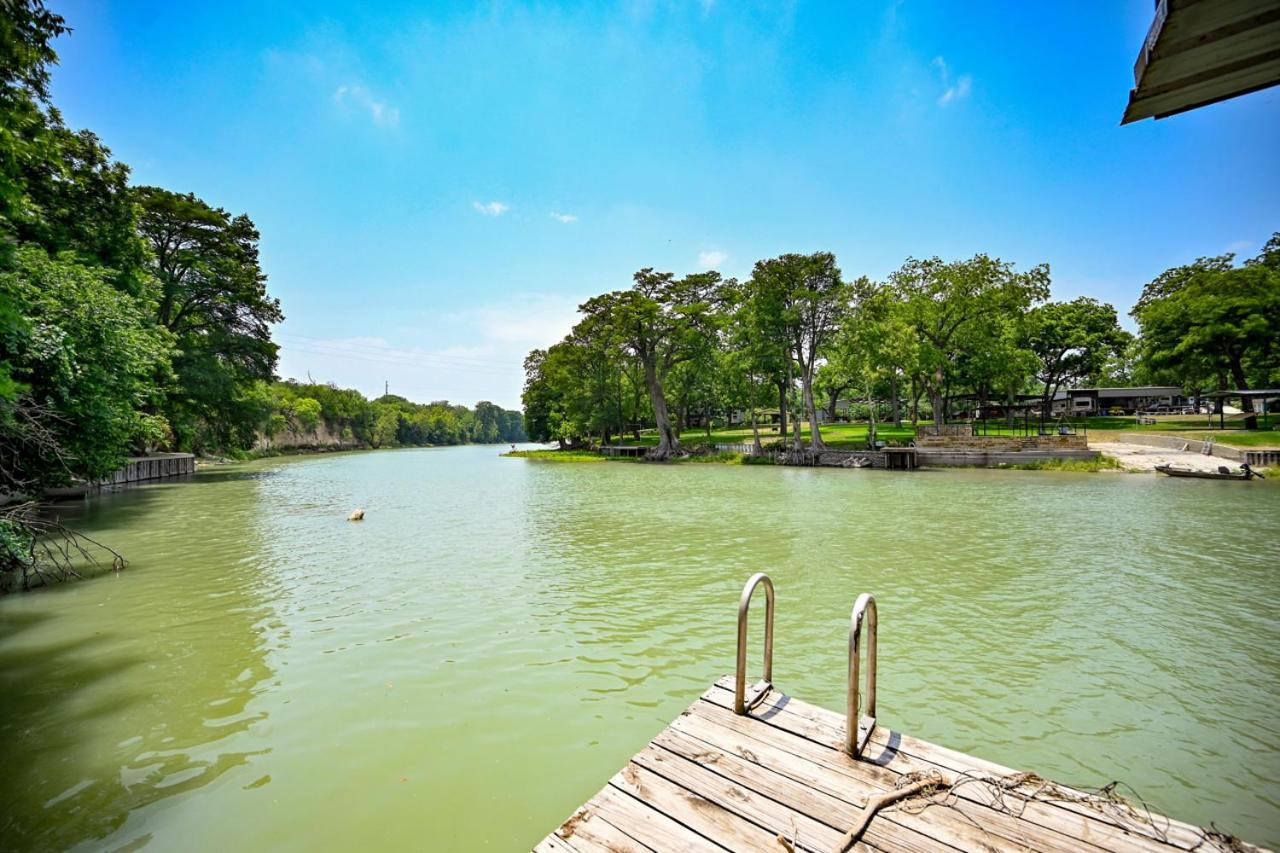 Luxury Lakefront Oasis With Boat Dock-Firepit McQueeney ภายนอก รูปภาพ