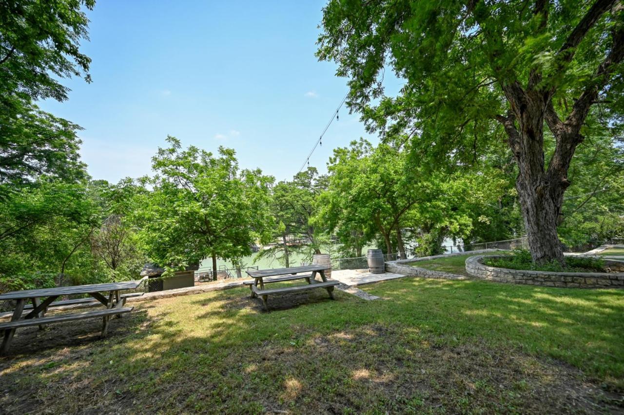 Luxury Lakefront Oasis With Boat Dock-Firepit McQueeney ภายนอก รูปภาพ