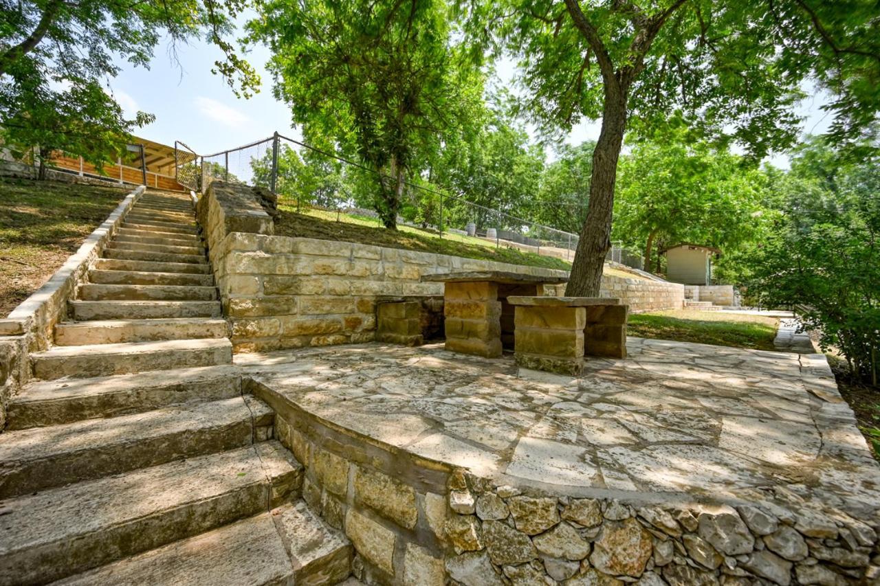 Luxury Lakefront Oasis With Boat Dock-Firepit McQueeney ภายนอก รูปภาพ