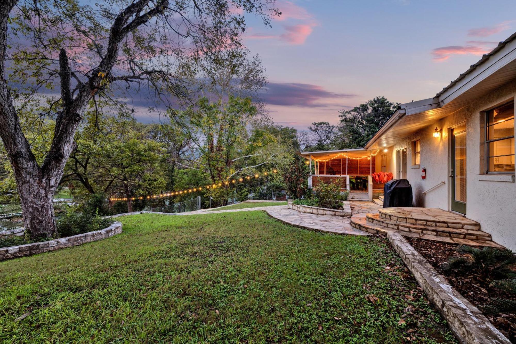 Luxury Lakefront Oasis With Boat Dock-Firepit McQueeney ภายนอก รูปภาพ